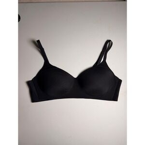 Lululemon Black 38B Lightly Lined Wireless Bra Comfortable Everyday Support
